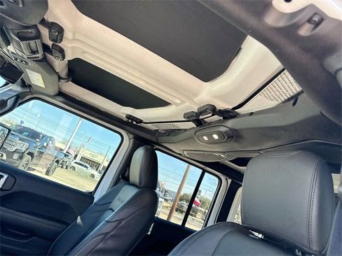 Used 2024 Jeep Wrangler Sahara w/ Technology Group image 20