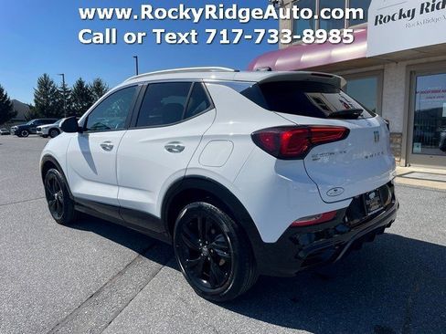 Used 2024 Buick Encore GX Sport Touring image 5
