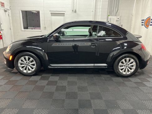 Used 2018 Volkswagen Beetle 2.0T S image 6