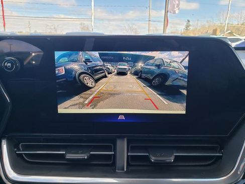 Used 2024 Chevrolet Trax RS w/ Driver Confidence Package image 22