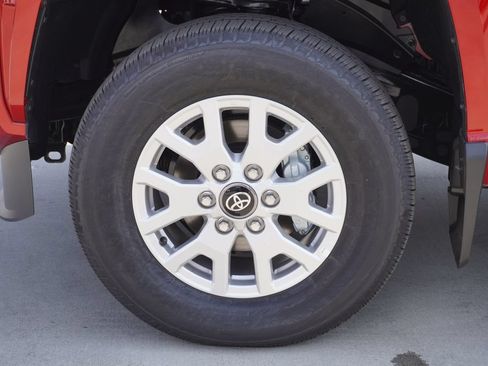 Certified 2026 Toyota Tacoma SR5 AWD/4WD image 21