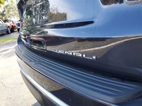 Used 2024 GMC Yukon Denali image 8