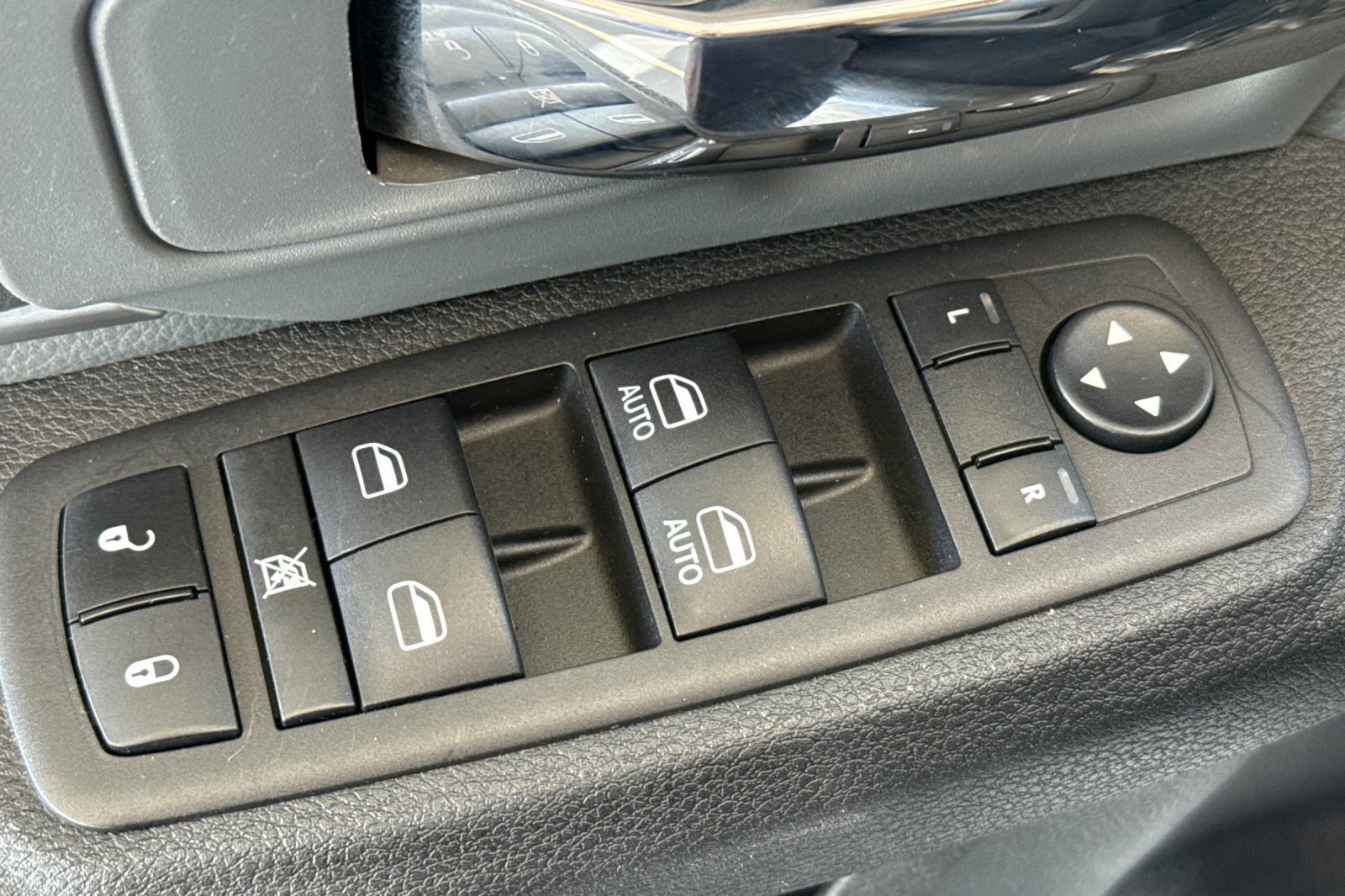 Used 2024 RAM 1500 Classic SLT RWD image 18