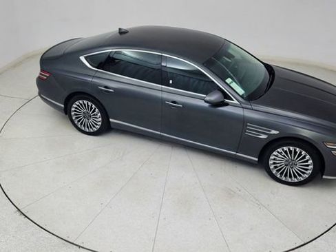Used 2024 Genesis G80 image 75