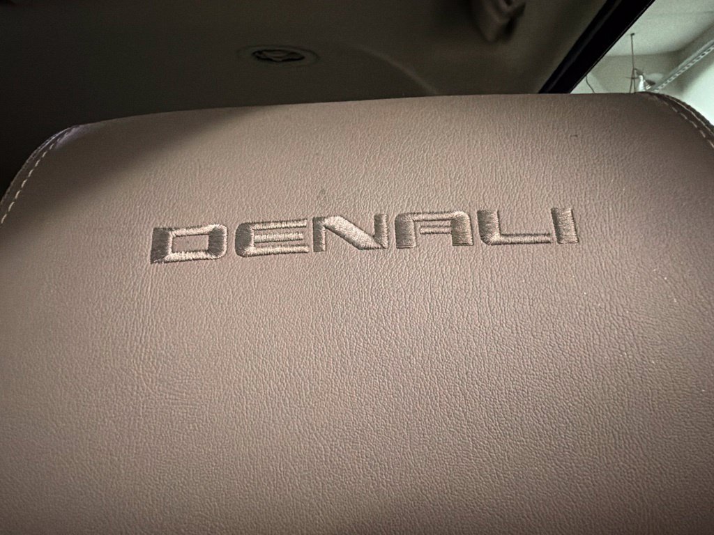 Used 2020 GMC Yukon Denali w/ Denali Ultimate Package AWD/4WD image 28