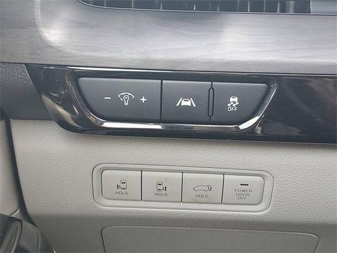 Certified 2023 Kia Carnival EX image 20