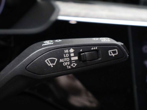 Used 2023 Audi e-tron Premium Plus w/ Premium Plus Package AWD/4WD image 28