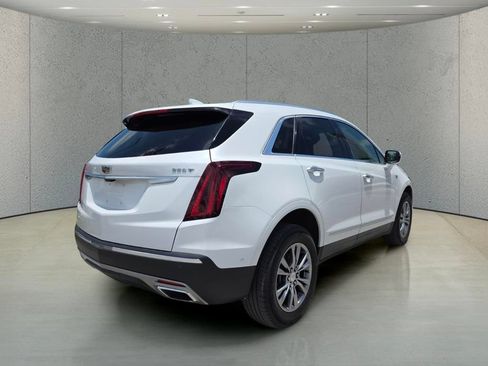 Used 2023 Cadillac XT5 Premium Luxury w/ Technology Package AWD/4WD image 4
