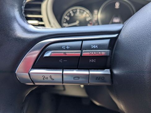 Used 2022 MAZDA MAZDA3 s FWD image 19