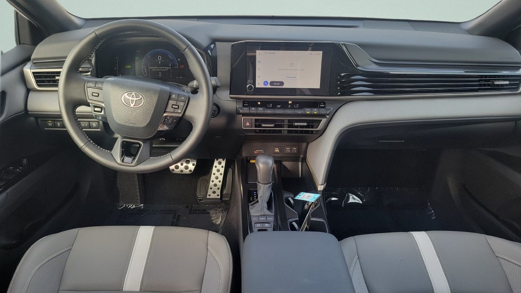 Used 2026 Toyota Camry SE FWD image 11