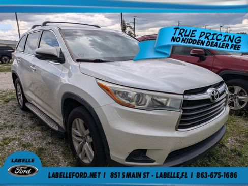 Used 2016 Toyota Highlander LE FWD image 1
