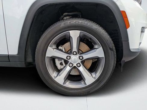 Used 2025 Jeep Grand Cherokee L Limited w/ Trailer Tow Package AWD/4WD image 10