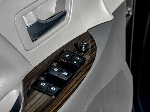 Used 2018 Toyota Sienna XLE image 47