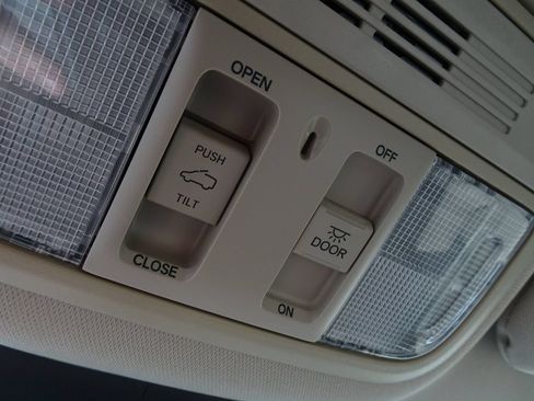 Used 2017 Honda CR-V EX image 25