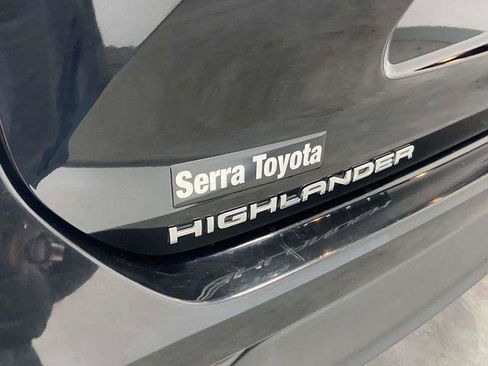 Certified 2022 Toyota Highlander XLE image 10