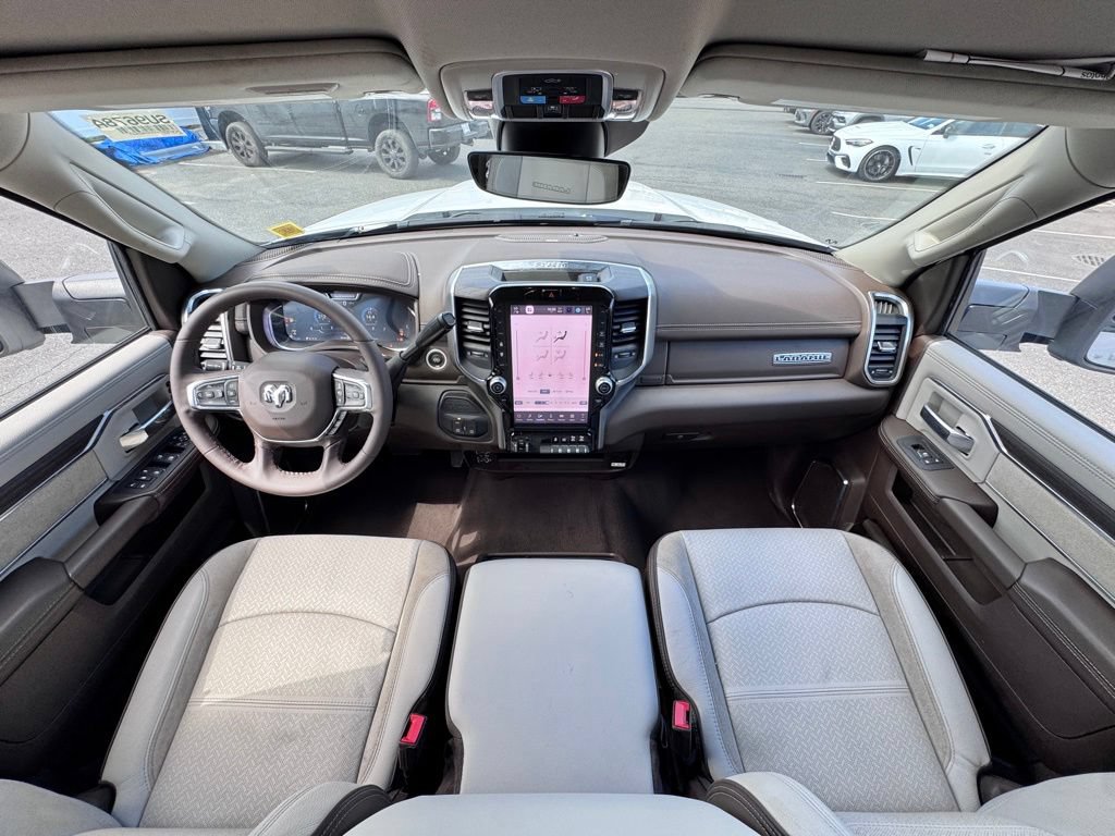 Used 2025 RAM 2500 Laramie AWD/4WD image 12