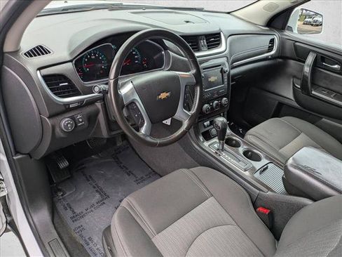 Used 2017 Chevrolet Traverse LT AWD/4WD image 10
