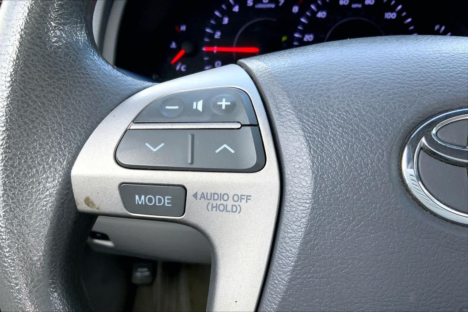 Used 2010 Toyota Camry LE FWD image 19
