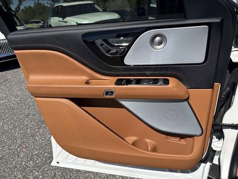 Certified 2024 Lincoln Aviator Black Label image 19