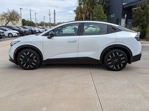 New 2026 Nissan Leaf Platinum+ w/ Cargo Package (Platinum+) FWD image 9