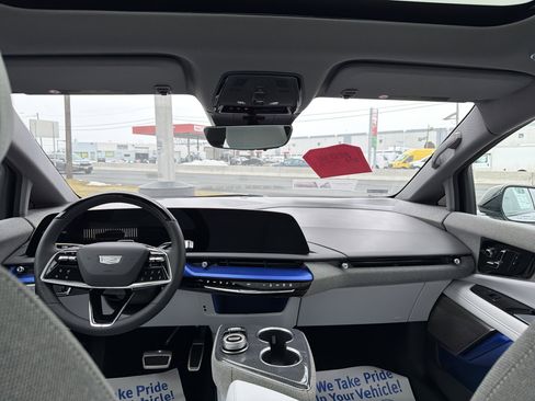 Certified 2025 Cadillac Optiq Luxury 1 w/ LPO, Floor Liner Package image 24