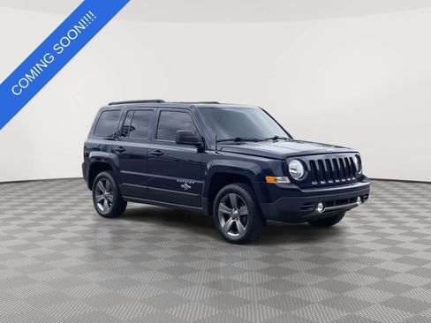 Used 2014 Jeep Patriot Latitude w/ Freedom Edition Package FWD image 2