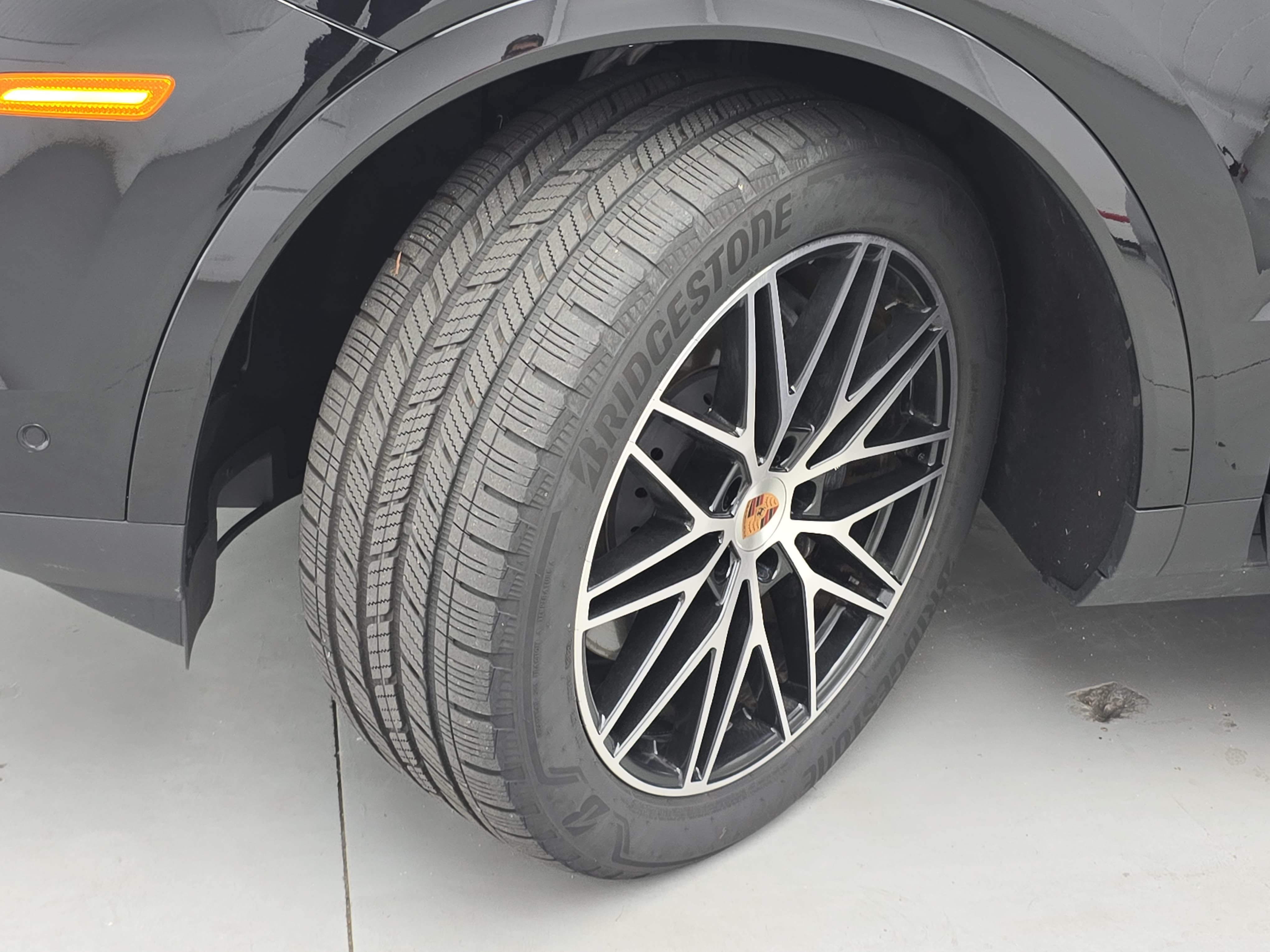 Certified 2026 Porsche Cayenne AWD/4WD image 35