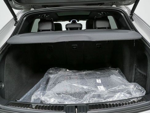 Certified 2026 Porsche Macan Turbo AWD/4WD image 30