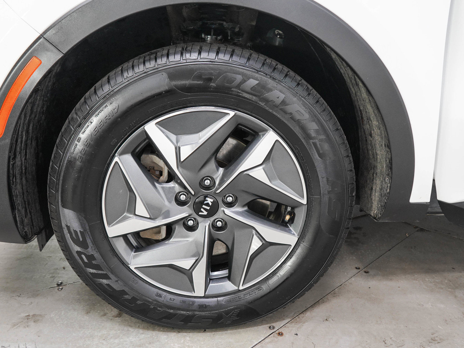 Used 2021 Kia Sorento S FWD image 28