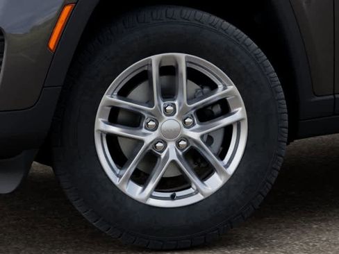 New 2025 Jeep Grand Cherokee Laredo X w/ Luxury Tech Group I AWD/4WD image 8