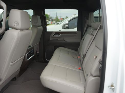 Used 2025 GMC Sierra 2500 SLT w/ SLT Convenience Package image 19