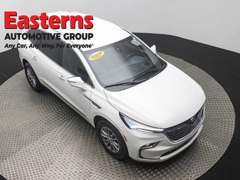 Used 2024 Buick Enclave Premium image 3