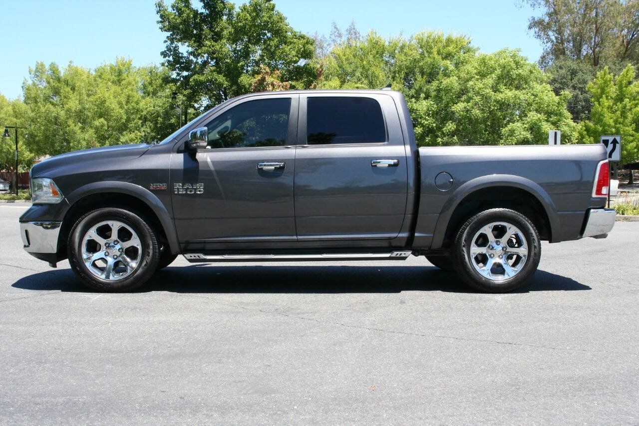 Used 2017 RAM 1500 Laramie AWD/4WD image 8