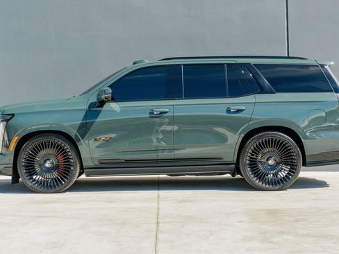 Used 2025 Cadillac Escalade V w/ LPO, ONYX Package AWD/4WD image 2