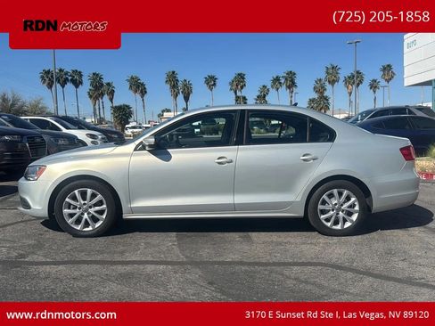 Used 2012 Volkswagen Jetta SE image 2