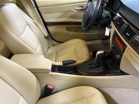 Used 2011 BMW 328i xDrive Sedan image 16