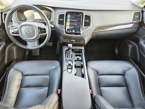 Used 2019 Volvo XC90 T6 Momentum w/ Advanced Package image 9