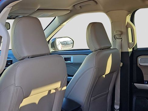 Used 2024 Ford Explorer Limited image 14