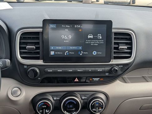 Used 2025 Hyundai Venue SEL FWD image 18
