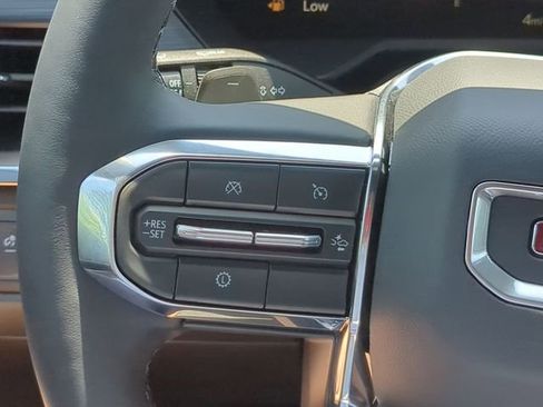 New 2025 GMC Acadia Elevation image 21