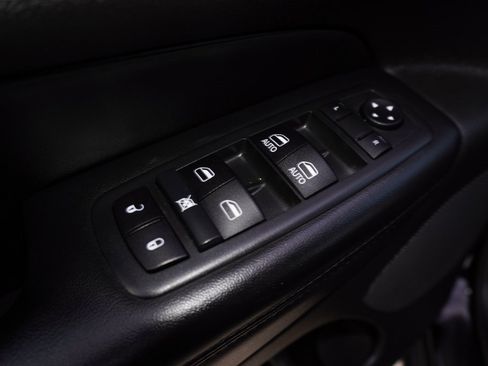 Used 2018 Jeep Grand Cherokee Limited image 15