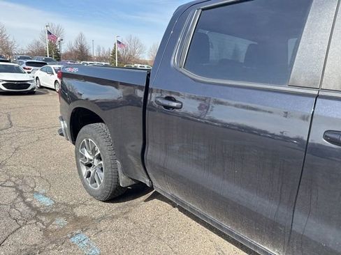 Used 2023 Chevrolet Silverado 1500 LT AWD/4WD image 6