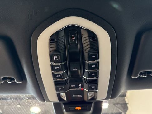 Used 2017 Porsche Macan S AWD/4WD image 26