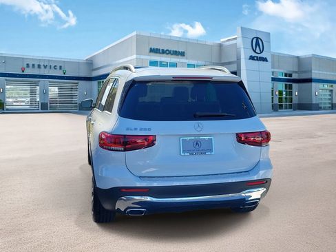 Used 2022 Mercedes-Benz GLB 250 image 4