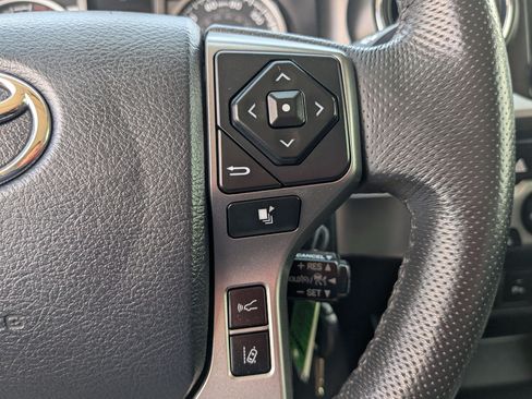 Used 2020 Toyota Tacoma SR5 AWD/4WD image 19