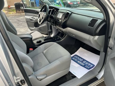 Used 2015 Toyota Tacoma 4x4 Access Cab w/ Convenience Package image 15