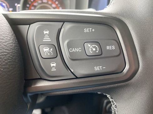New 2025 Jeep Gladiator Sport AWD/4WD image 17