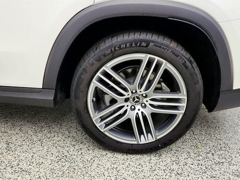 Used 2025 Mercedes-Benz GLS 450 4MATIC image 9