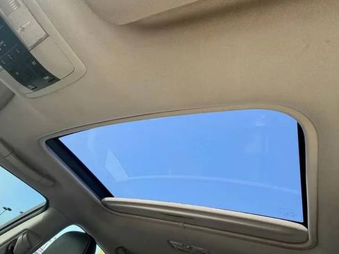Used 2011 Lexus CT 200h Premium w/ Premium Audio Pkg FWD image 10
