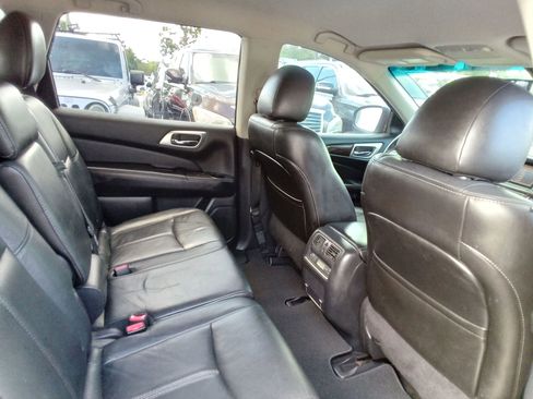 Used 2014 Nissan Pathfinder SL image 16